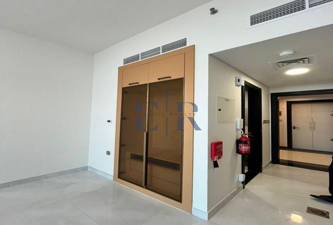 70289637 - صورة العقار 3