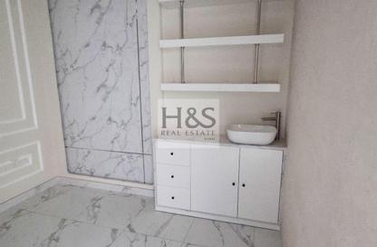 Shop - Studio - 1 Bathroom for rent in XL Tower - Business Bay - Dubai