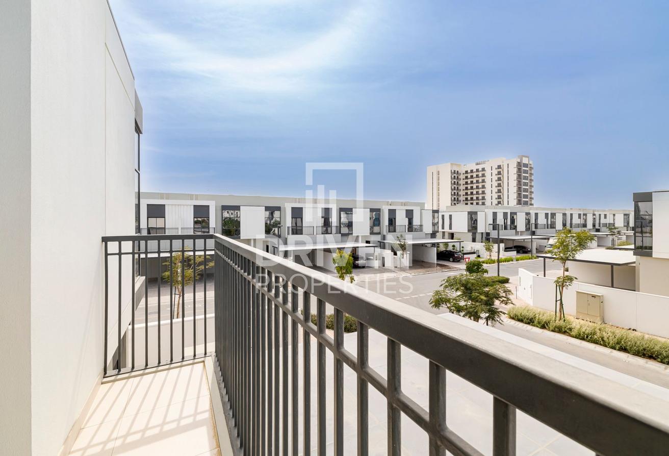 Single Row | Corner Villa | Community View photo 12