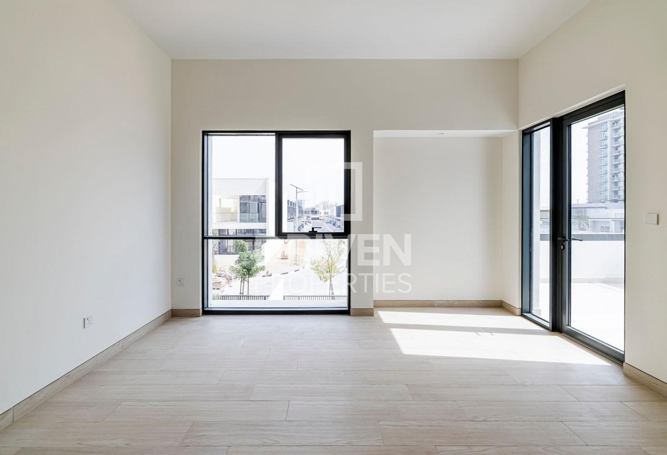 Single Row | Corner Villa | Community View photo 5