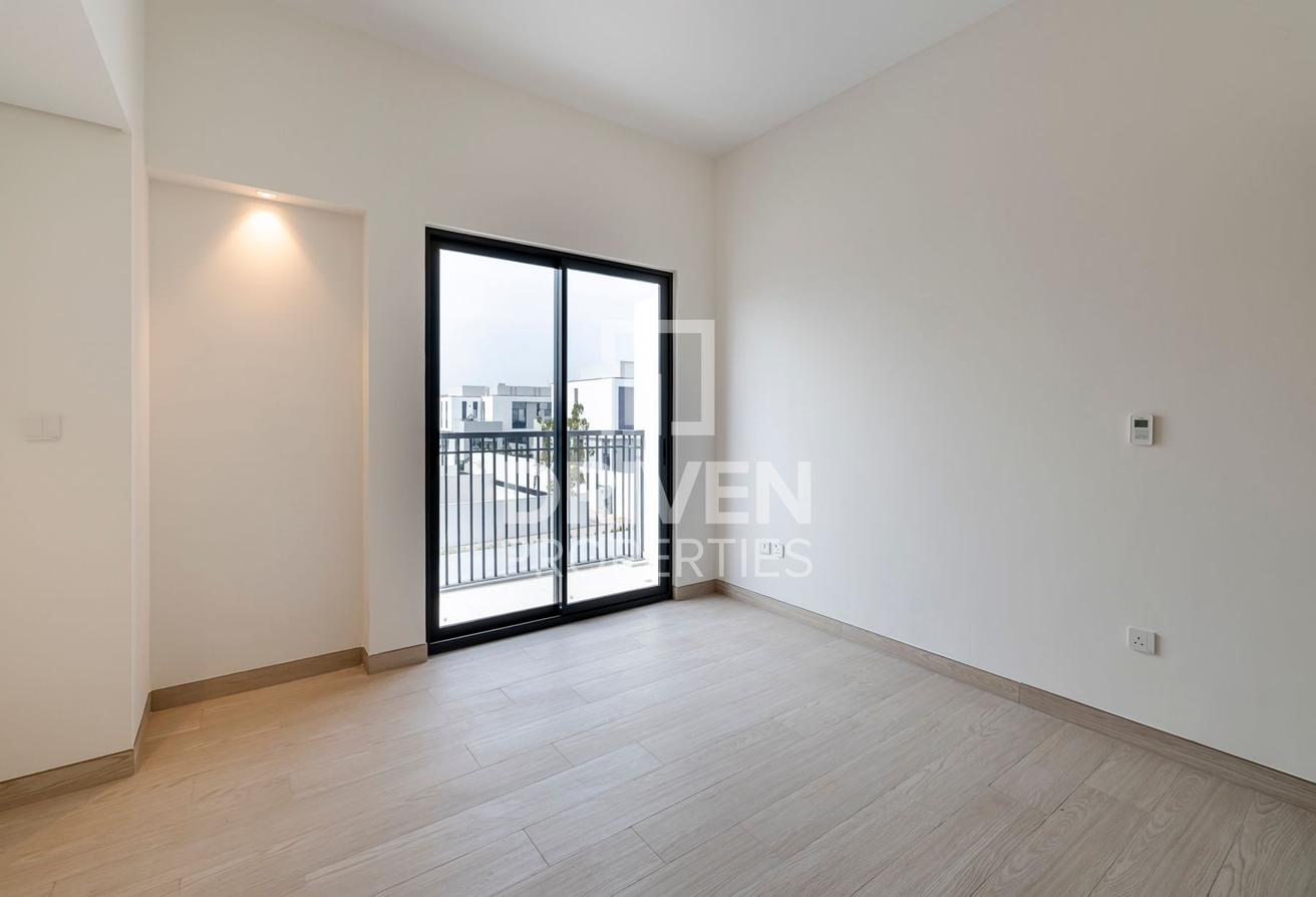 Single Row | Corner Villa | Community View photo 10