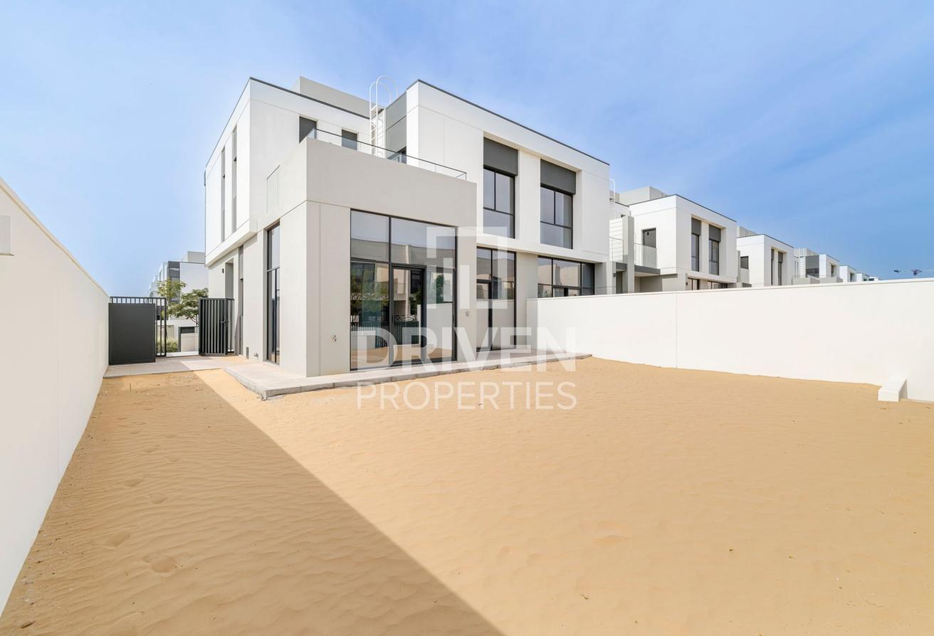 Single Row | Corner Villa | Community View photo 6