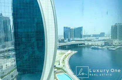 مكتب - استوديو للايجار في B2B  برج - الخليج التجاري - دبي