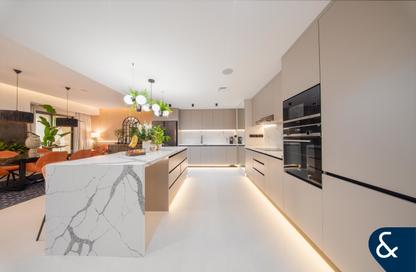 Apartment - 4 Bedrooms - 5 Bathrooms for sale in Rimal 1 - Rimal - Jumeirah Beach Residence - Dubai
