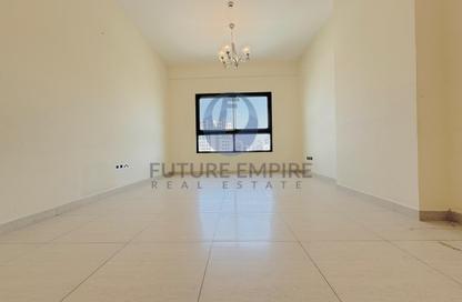 Apartment - 2 Bedrooms - 3 Bathrooms for rent in Yasmeen Building - Al Jaddaf - Dubai Apartment - 2 Bedrooms - 3 Bathrooms for rent in Yasmeen Building - Al Jaddaf - Dubai