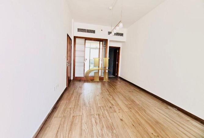 76981218 - Property Image 3