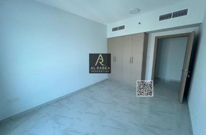 Apartment - 2 Bedrooms - 2 Bathrooms for rent in Corniche Tower - Ajman Corniche Road - Ajman