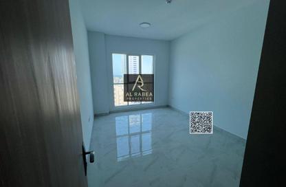 Apartment - 2 Bedrooms - 2 Bathrooms for rent in Corniche Tower - Ajman Corniche Road - Ajman