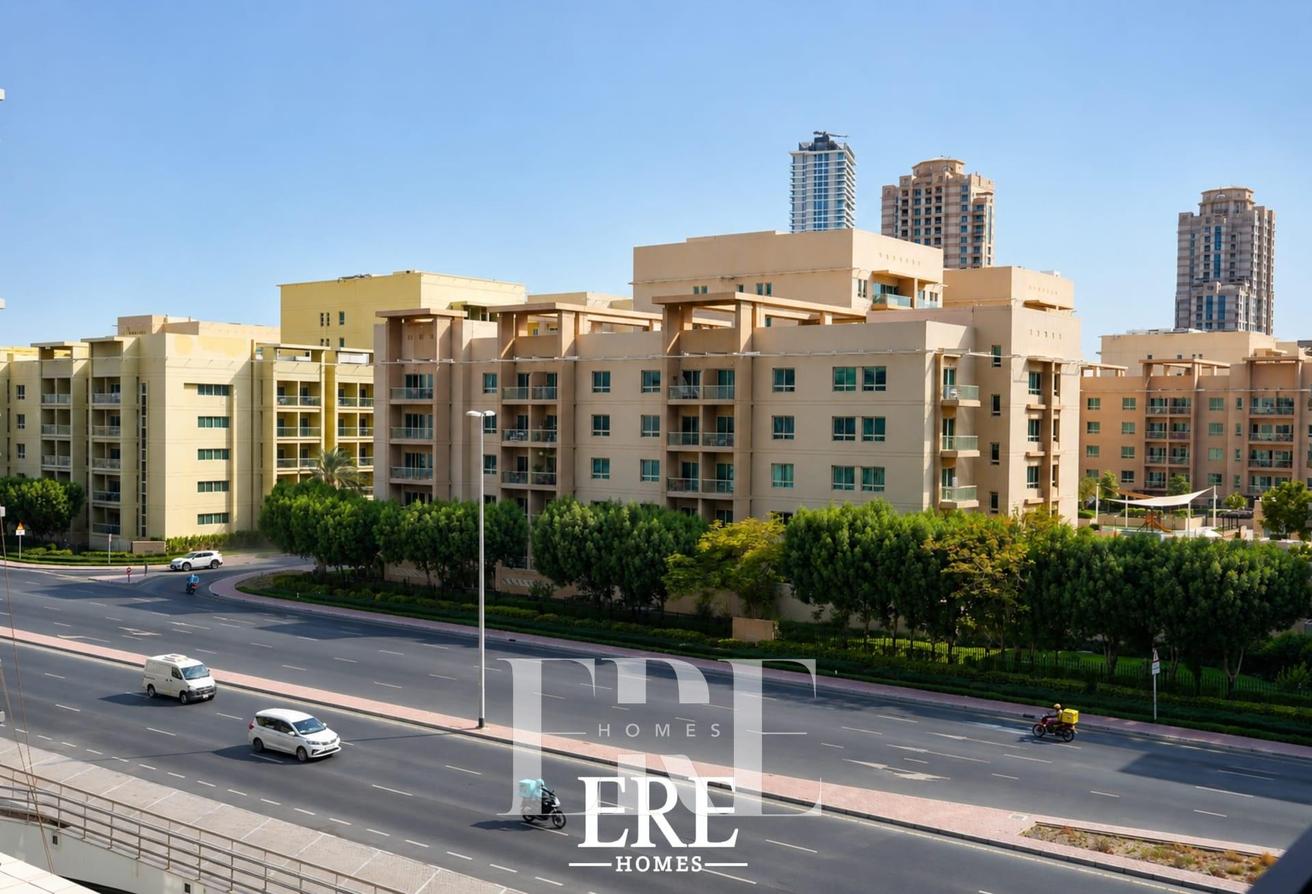 Bright & Spacious|Furnished | Well Maintained photo 29
