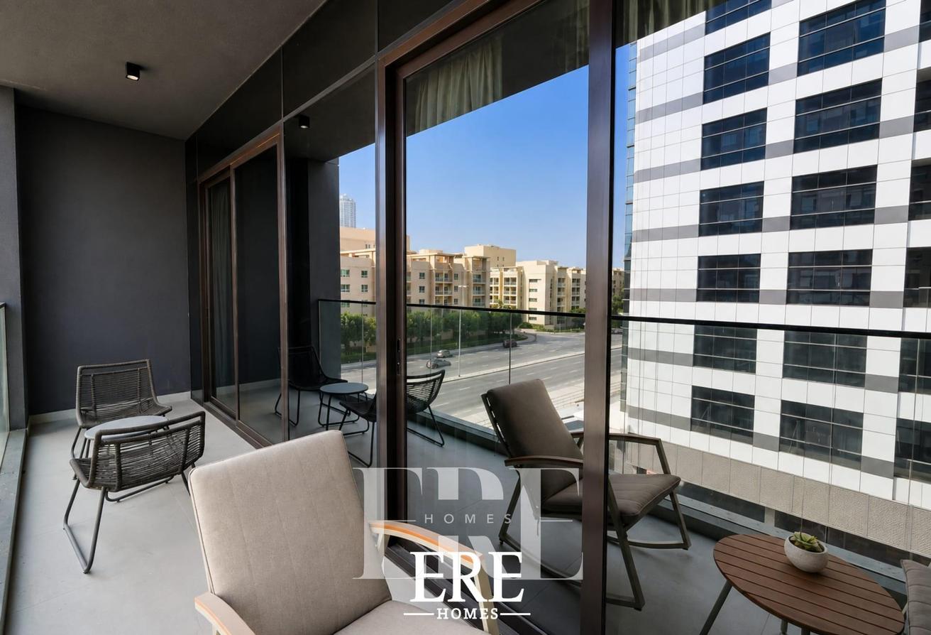 Bright & Spacious|Furnished | Well Maintained photo 6