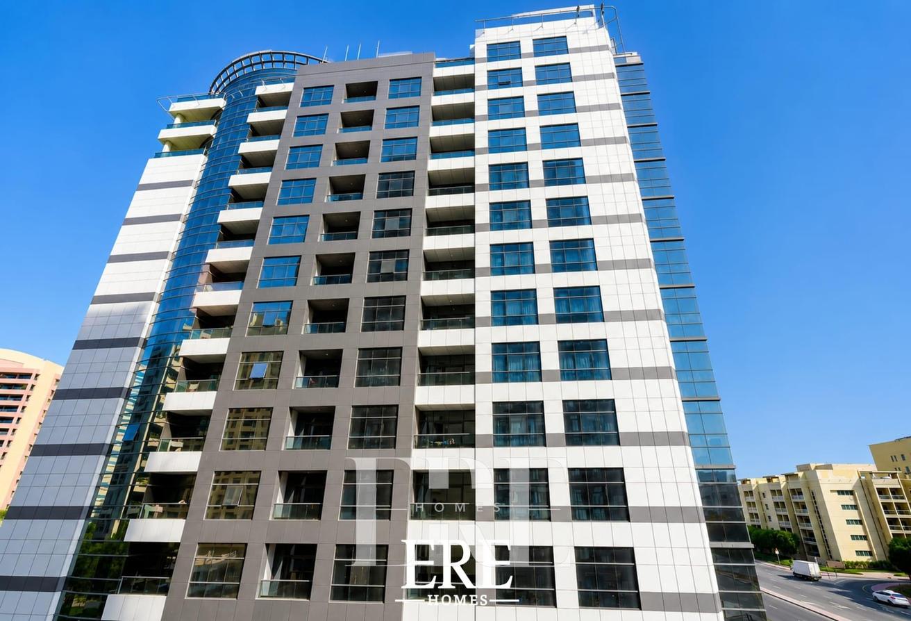 Bright & Spacious|Furnished | Well Maintained photo 15