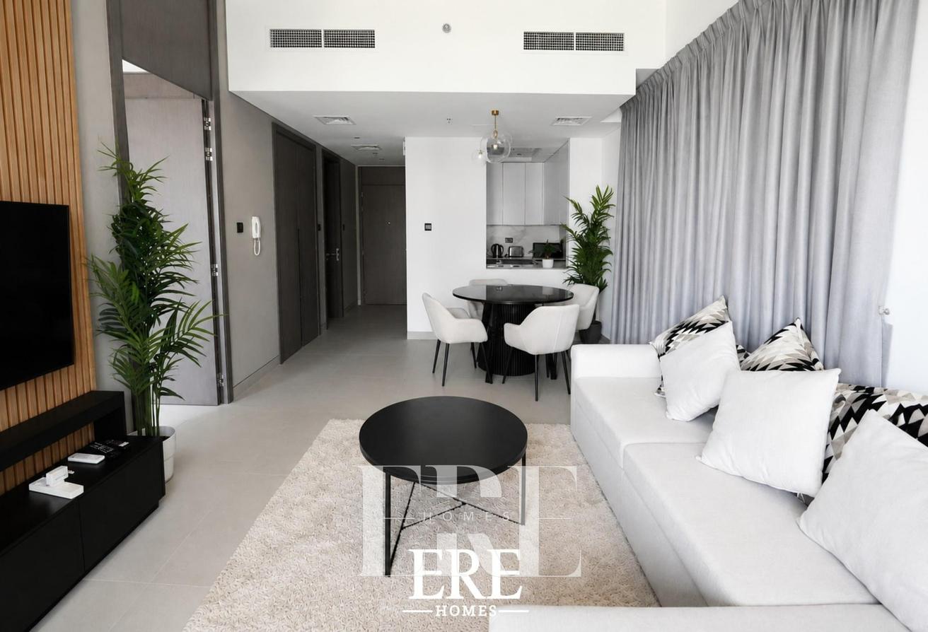 Bright & Spacious|Furnished | Well Maintained photo 17