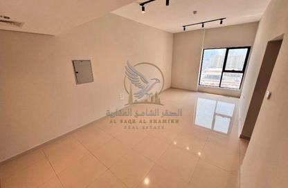 Apartment - 2 Bedrooms - 2 Bathrooms for rent in Gulfa Towers - Al Rashidiya 1 - Al Rashidiya - Ajman