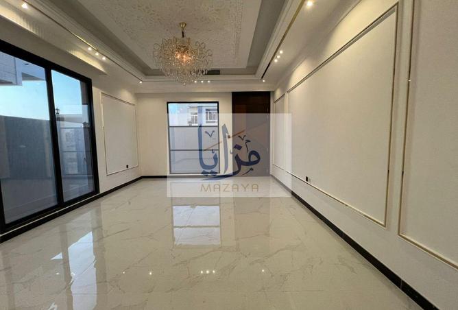 100421127 - Property Image 3