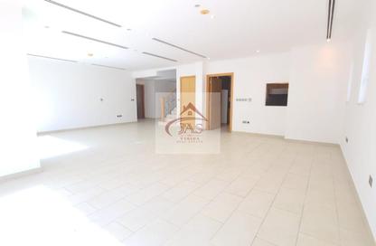 Villa - 4 - 5 for rent in District 8 - Jumeirah Park - Dubai Villa - 4 - 5 for rent in District 8 - Jumeirah Park - Dubai