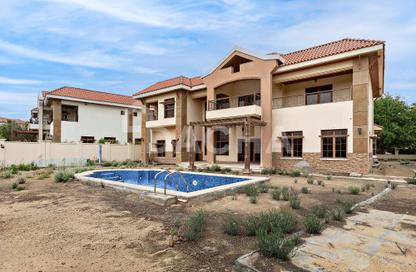 Villa - 5 Bedrooms - 6 Bathrooms for sale in Jumeirah Islands Mansions Villas - Jumeirah Islands - Dubai