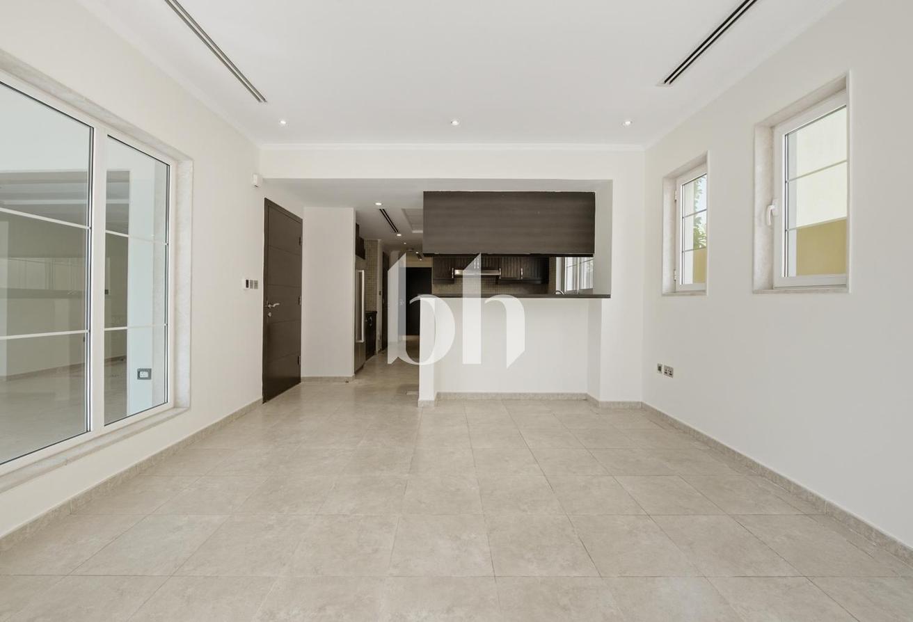 3 bedroom | Unfurnished | Spacious garden photo 5