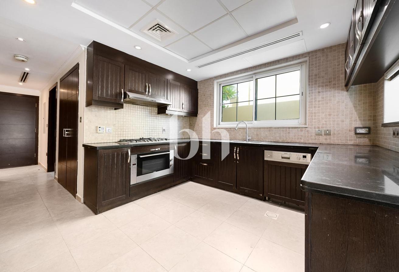 3 bedroom | Unfurnished | Spacious garden photo 6