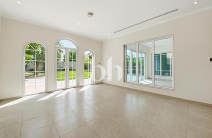 Villa - 3 Bedrooms - 4 Bathrooms for rent in District 5 - Jumeirah Park - Dubai