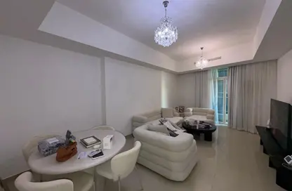 شقة - غرفة نوم - 2 حمامات للبيع في القصباء - الشارقة