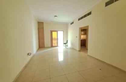 Apartment - 2 - 2 for rent in Muwailih Building - Muwaileh - Sharjah