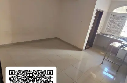 شقة - 1 حمام للايجار في الغوير - الغرب - الشارقة شقة - 1 حمام للايجار في الغوير - الغرب - الشارقة