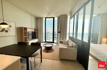 شقة - غرفة نوم - 1 حمام للبيع في رأسًا على عقب - الخليج التجاري - دبي