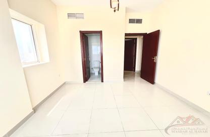 Apartment - 2 - 2 for rent in Muwailih Building - Muwaileh - Sharjah