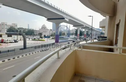 شقة - 2 غرف نوم - 3 حمامات للايجار في النصر بلازا - عود ميثاء - بر دبي - دبي