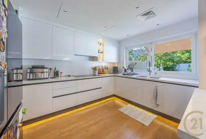 161852352 - Property Image 2