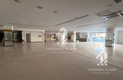 Retail - Studio for rent in Al Majaz 1 - Al Majaz - Sharjah