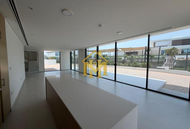 111426809 - Property Image 2