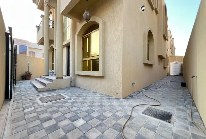 147800465 - Property Image 2