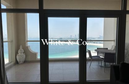 Apartment - 2 Bedrooms - 2 Bathrooms for rent in Al Das - Shoreline Apartments - Palm Jumeirah - Dubai