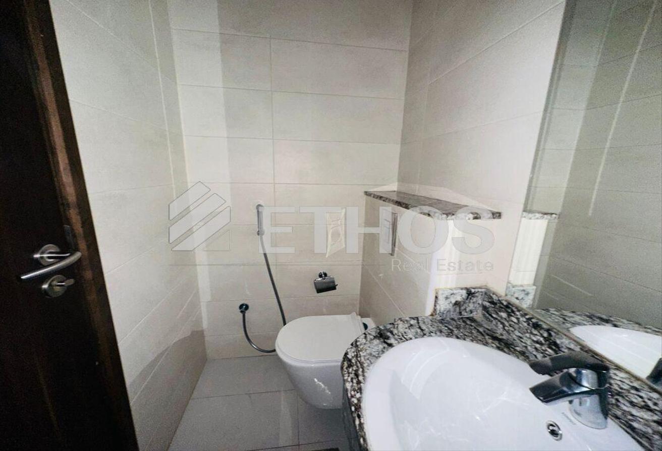 Closed Kitchen | Multiple Cheques | High Floor photo 15