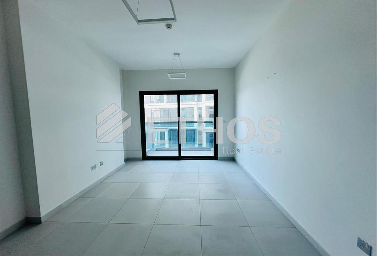 Closed Kitchen | Multiple Cheques | High Floor photo 3