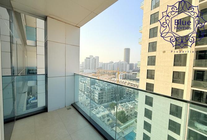 1 BR Apartment with Parking and kitchen appliances