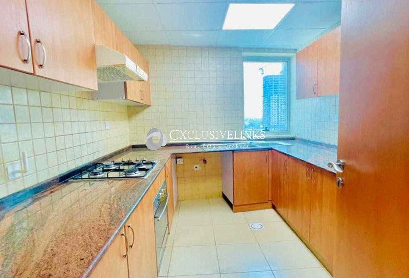 Unfurnished | SZR & JLT Views | Available 1st Oct photo 5
