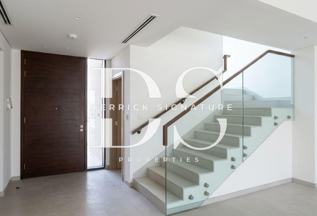 Park-Backing | 5-Bed Villa | Rooftop Terrace photo 5