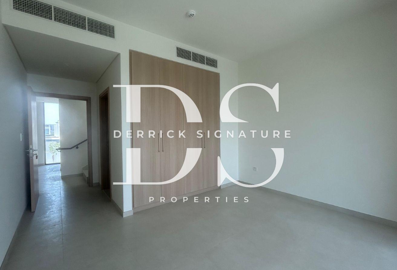 Park-Backing | 5-Bed Villa | Rooftop Terrace photo 6