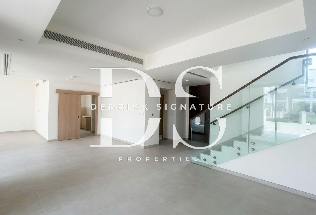 Park-Backing | 5-Bed Villa | Rooftop Terrace photo 4