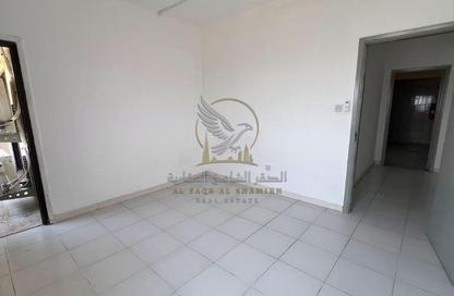 Staff Accommodation - Studio - 2 for rent in Plaza Building - Al Ghuwair - Al Gharb - Sharjah