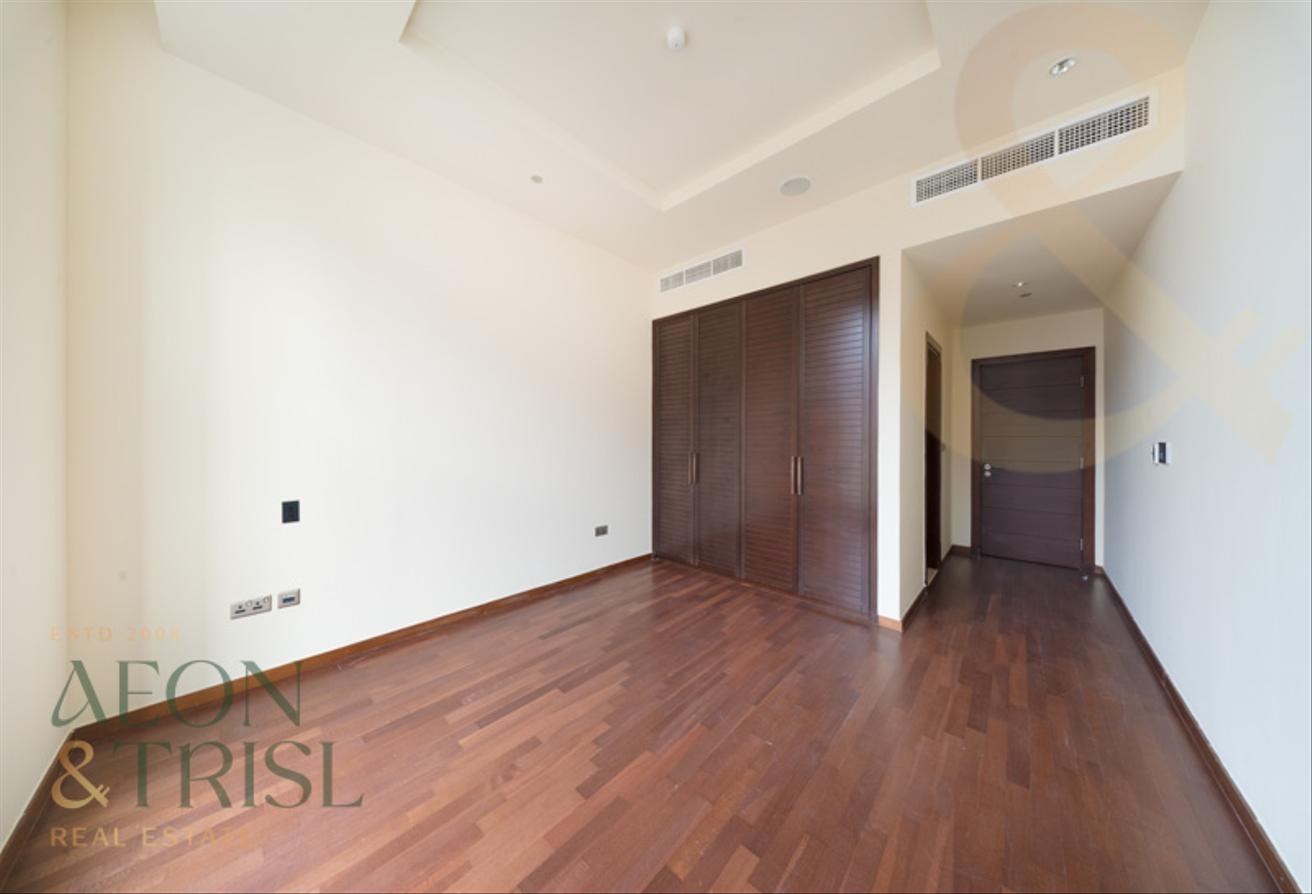 Vacant | 3 BR + Study | Burj Al Arab View photo 16