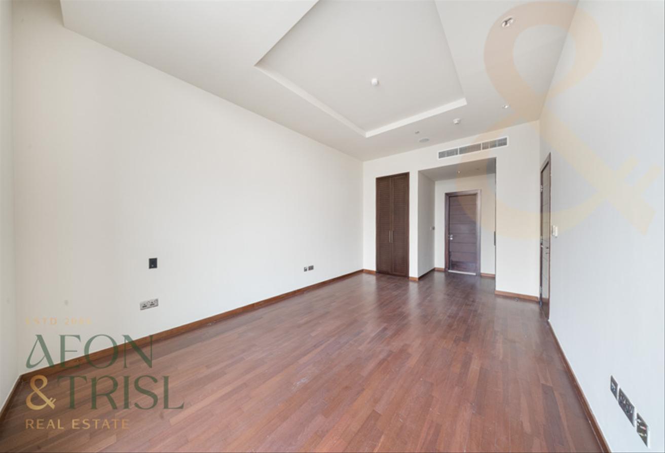 Vacant | 3 BR + Study | Burj Al Arab View photo 9