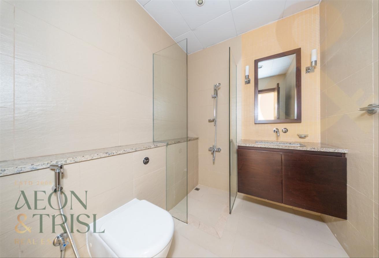 Vacant | 3 BR + Study | Burj Al Arab View photo 20