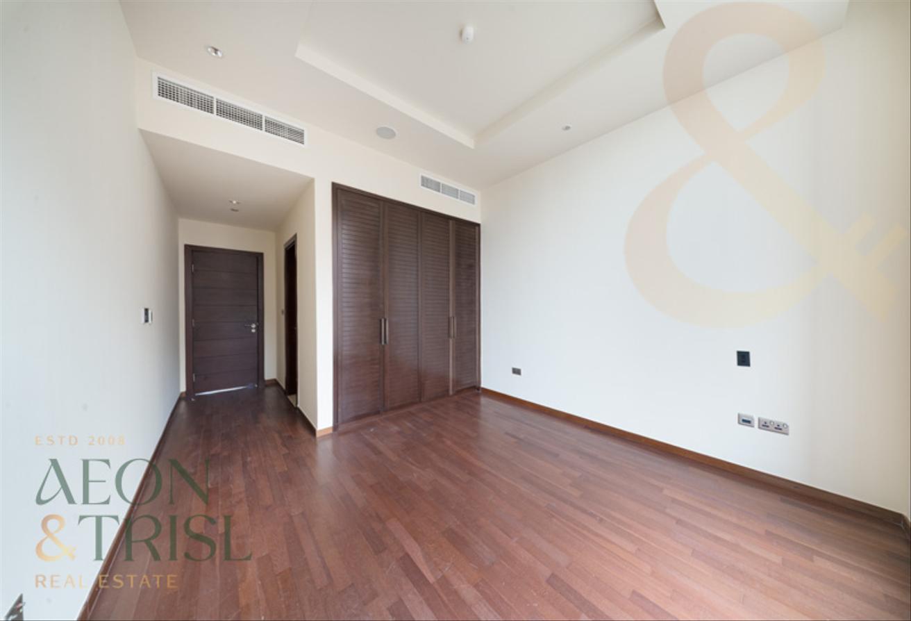 Vacant | 3 BR + Study | Burj Al Arab View photo 5