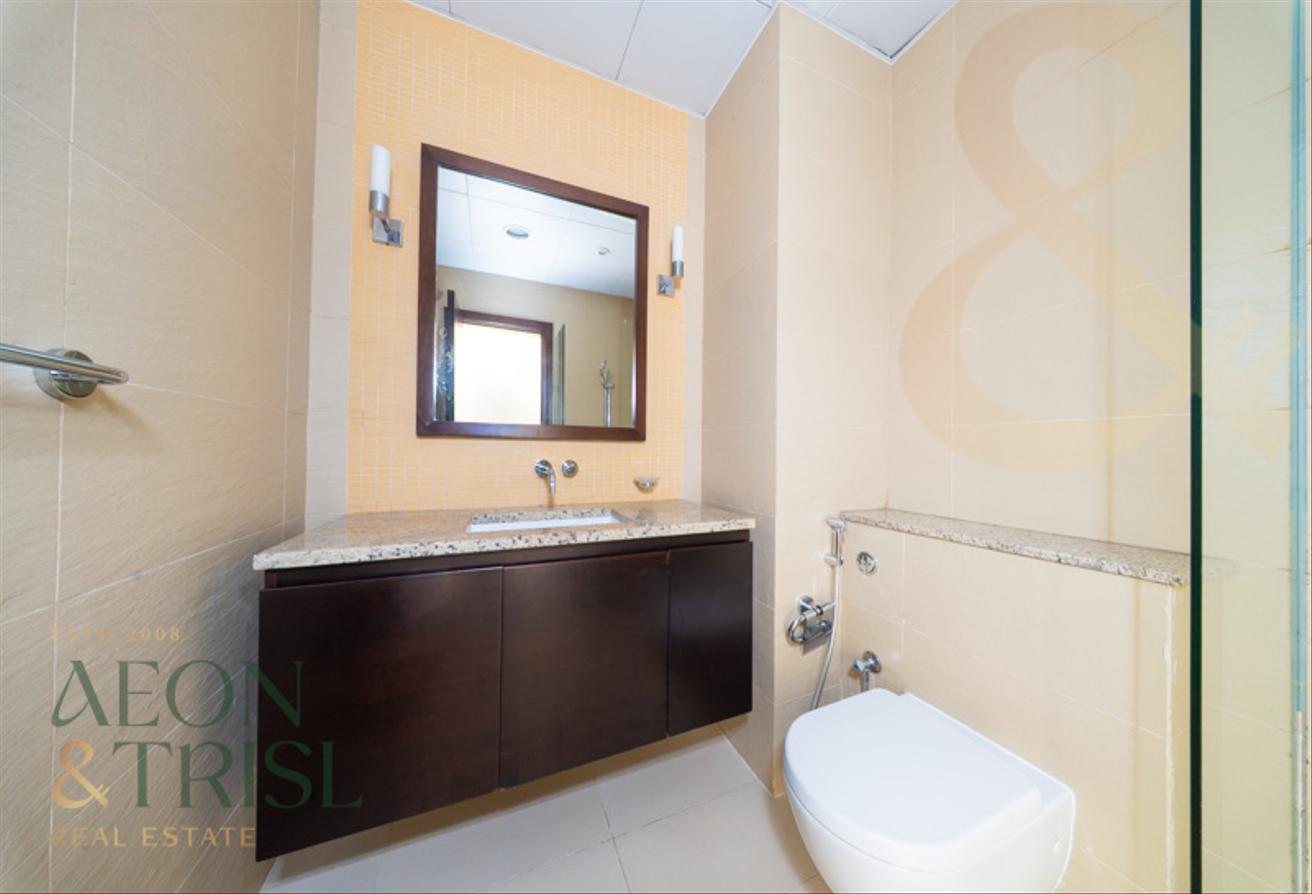 Vacant | 3 BR + Study | Burj Al Arab View photo 19