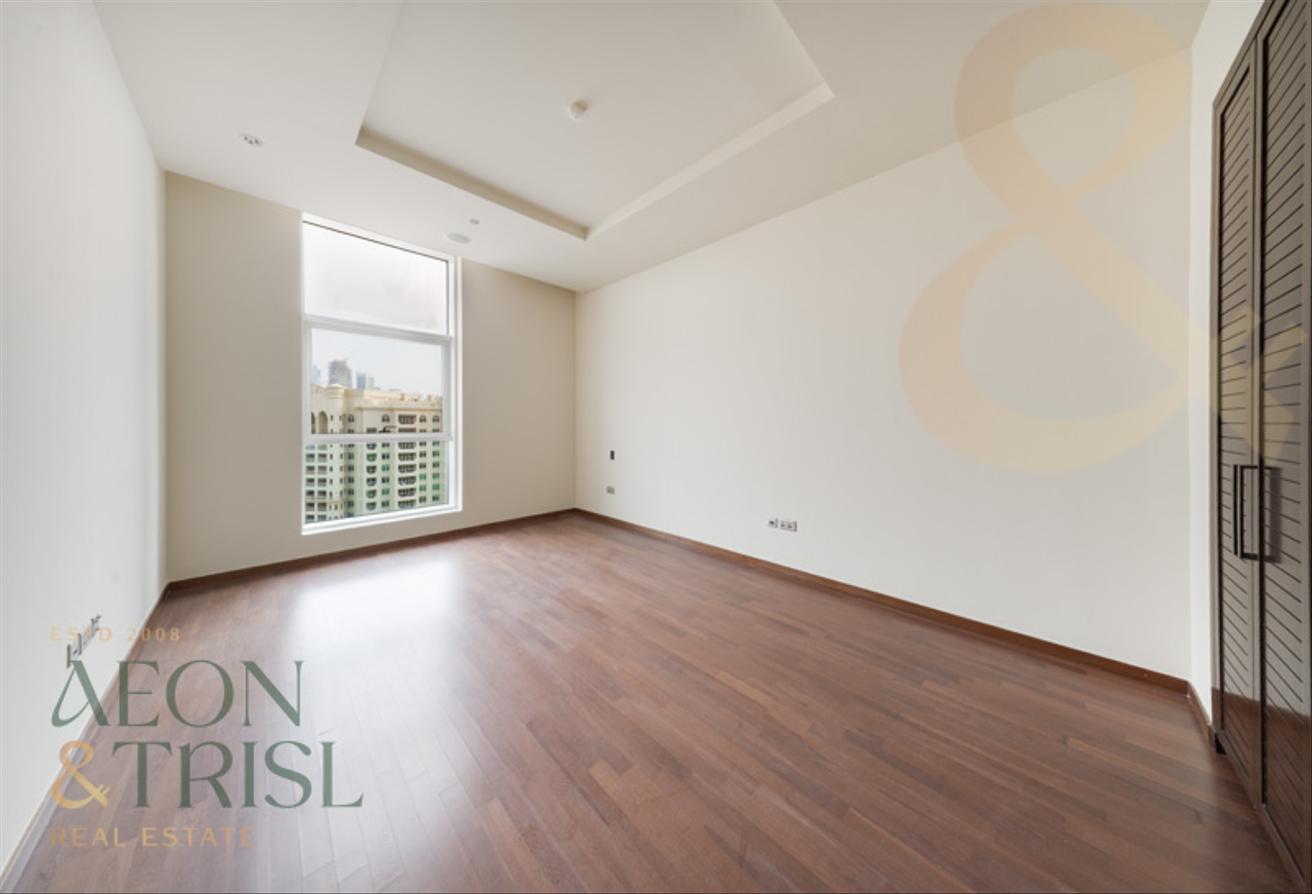 Vacant | 3 BR + Study | Burj Al Arab View photo 8