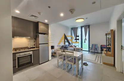 شقة - غرفة نوم - 2 حمامات للايجار في الطراز - حي نسيج - الجادة - الشارقة