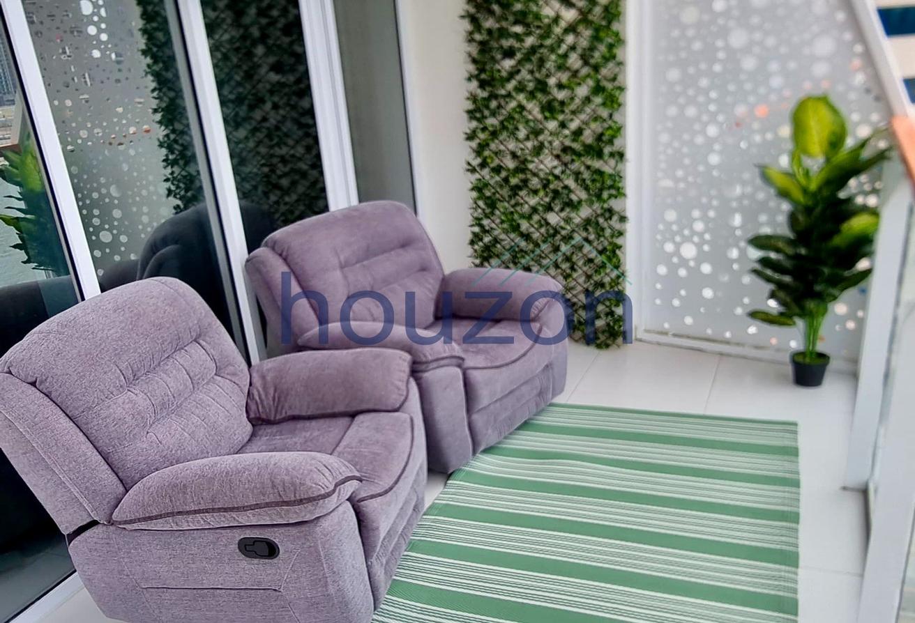 Modern 2BR | Vacant | Burj Khalifa + Canal View photo 11